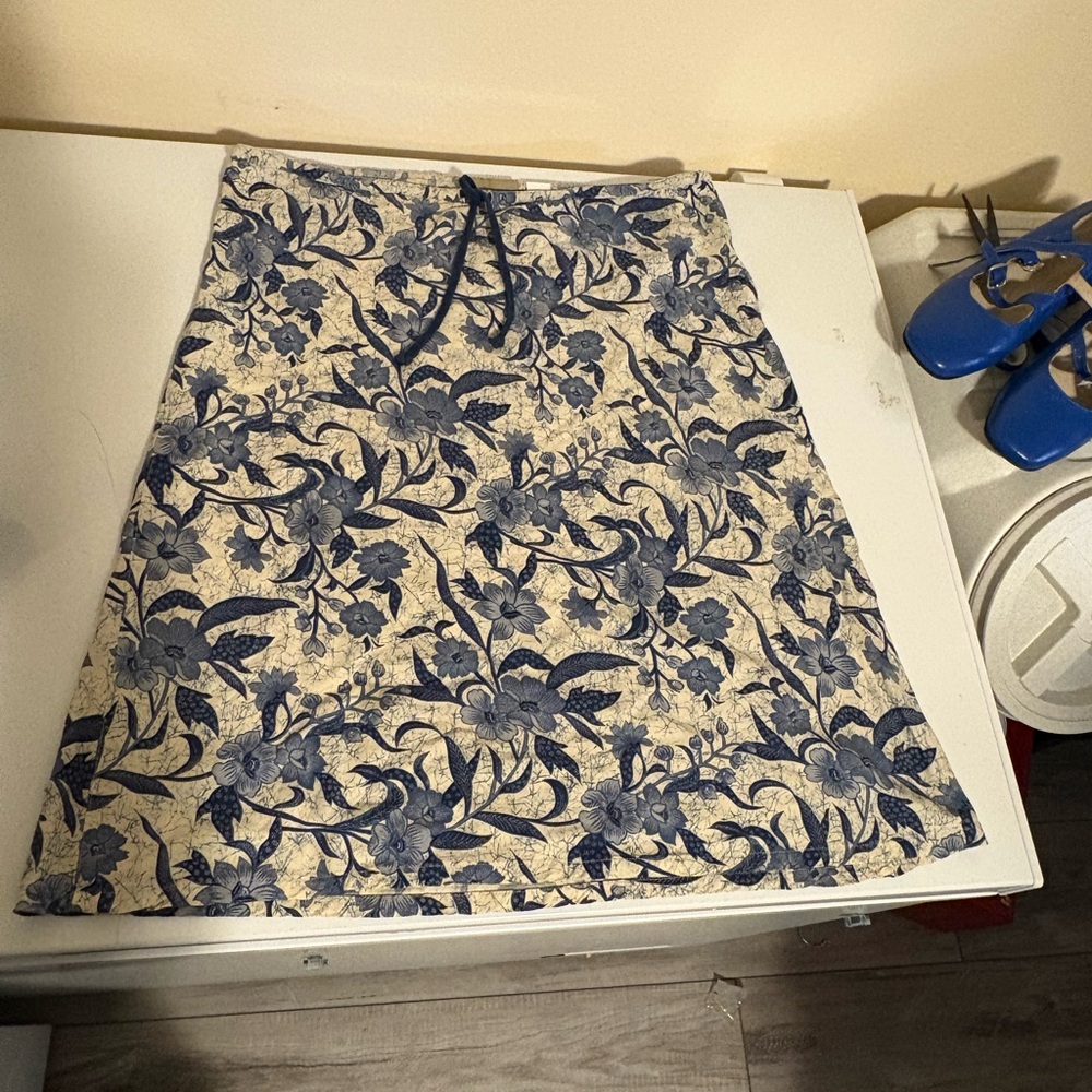 Liz Claiborne Blue and Cream Floral Skirt vintage y2k